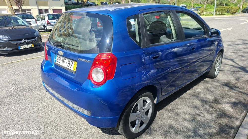 Chevrolet Aveo ver-1-2-16v-confort - 4