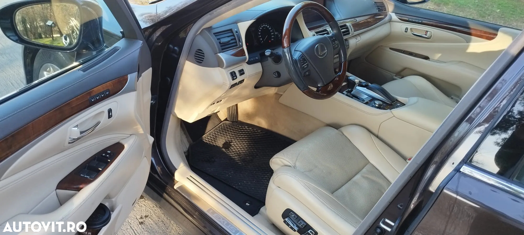 Lexus Seria LS - 4