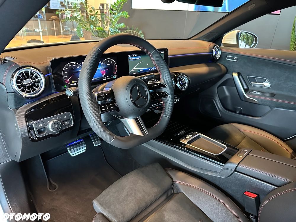 Mercedes-Benz CLA 200 AMG Line 7G-DCT - 9