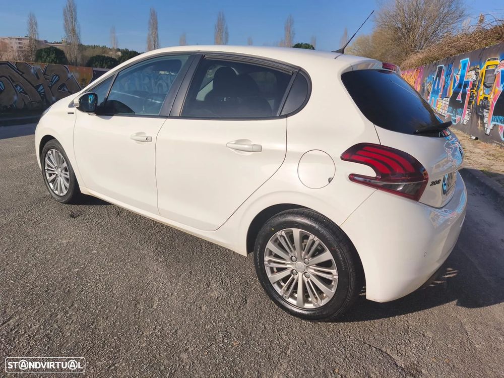 Peugeot 208 1.2 PureTech Signature - 7