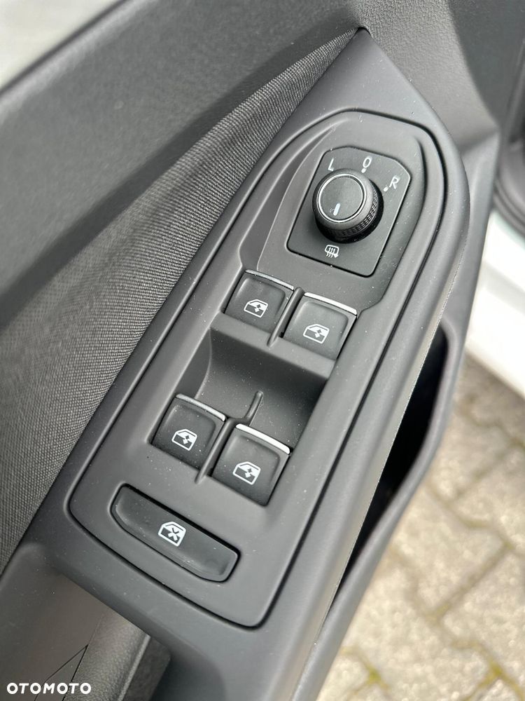 Volkswagen Golf 2.0 TDI SCR DSG Life - 30