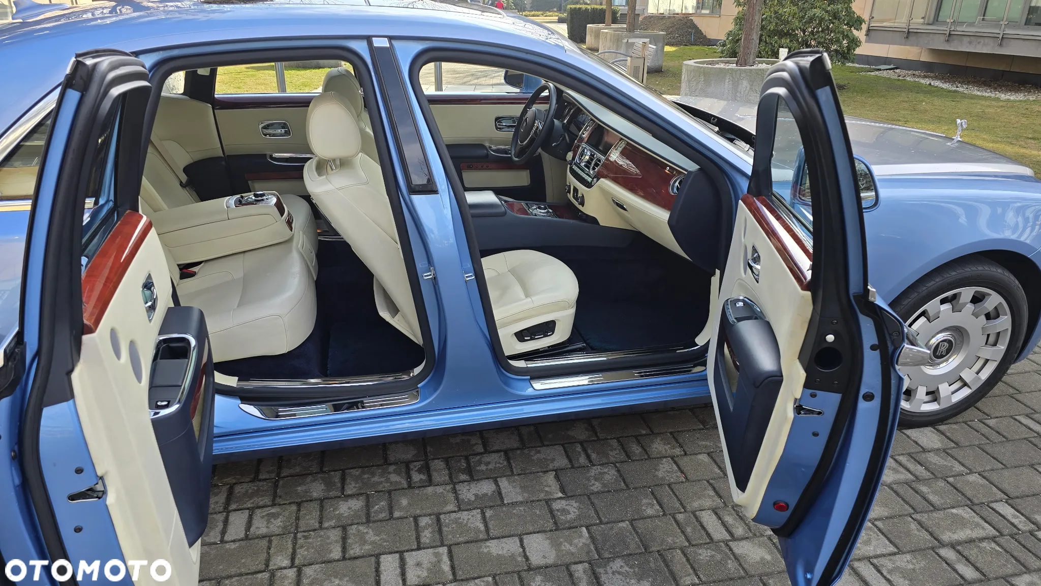 Rolls-Royce Ghost - 12