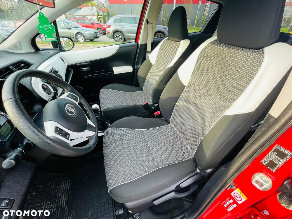 Toyota Yaris 1.33 VVT-i Executive - 11
