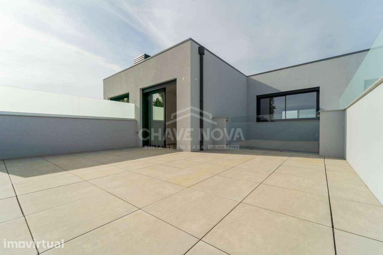 Moradia em Banda V3+1 Nova c/ Piscina em Gulpilhares - Grande imagem: 2/50