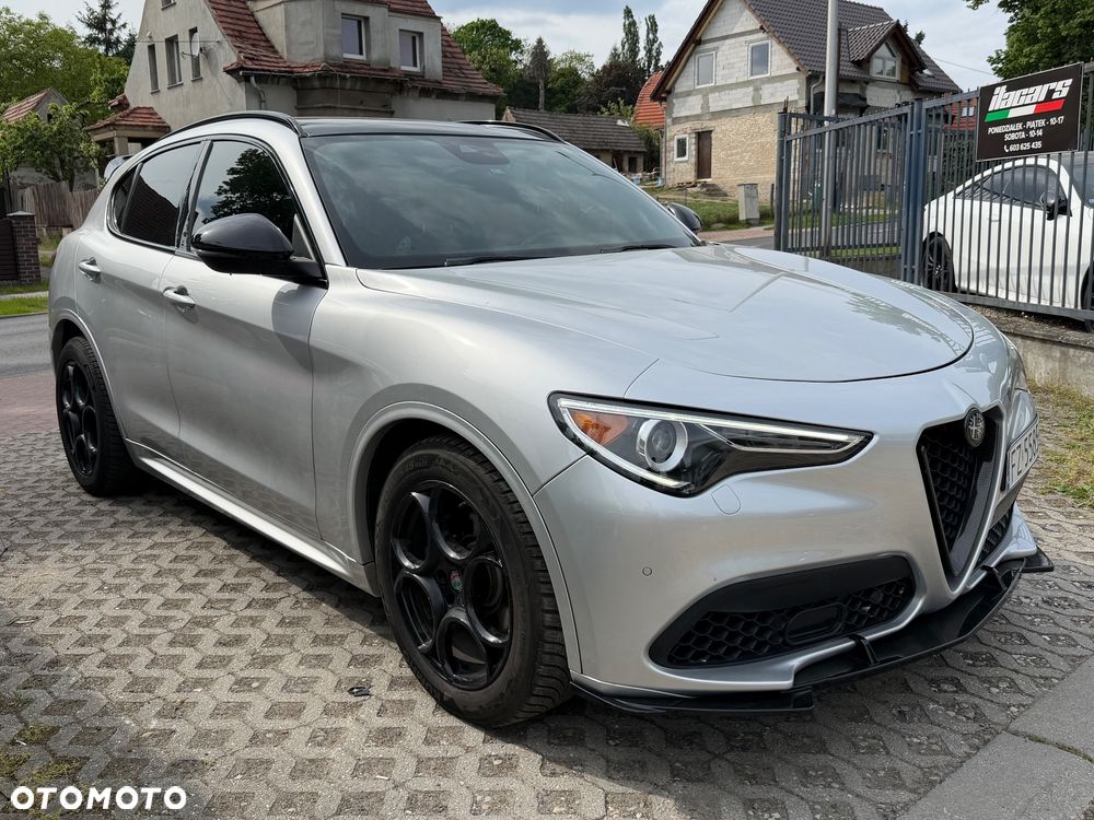 Alfa Romeo Stelvio 2.0 Turbo 16V AT8-Q4 Veloce - 3