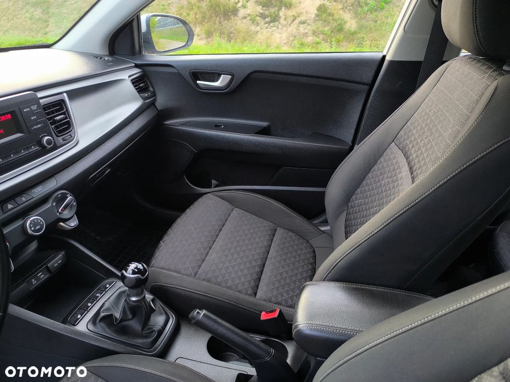 Kia Rio 1.2 L - 16
