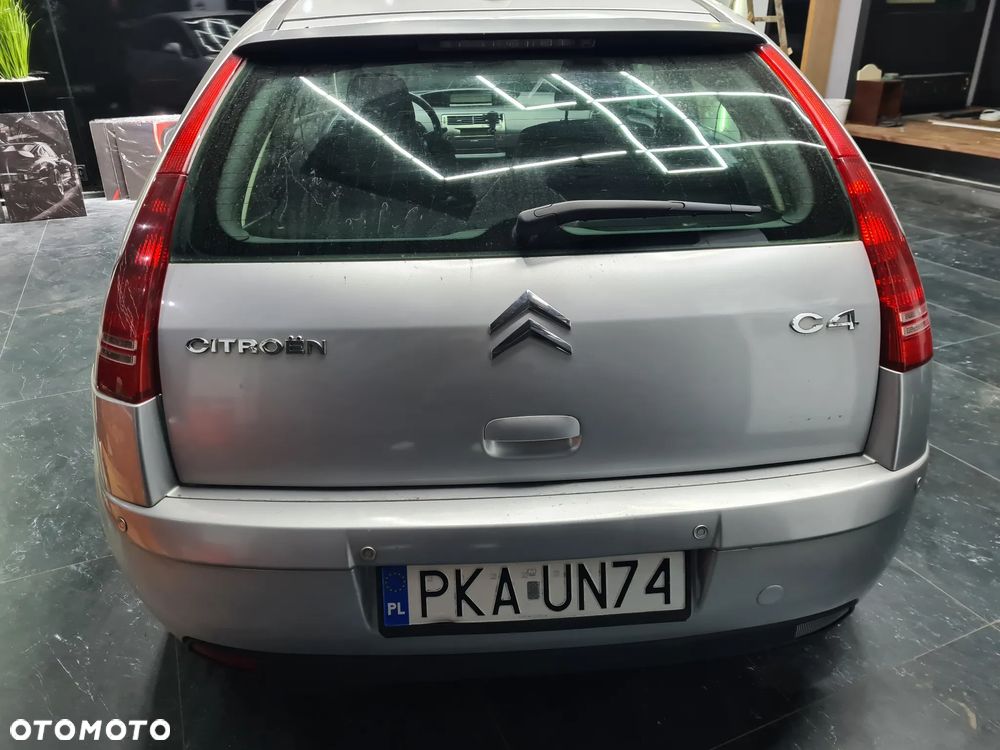 Citroen C4 2009 photo 2