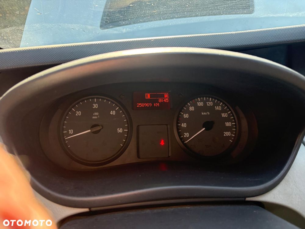 Opel Vivaro - 15