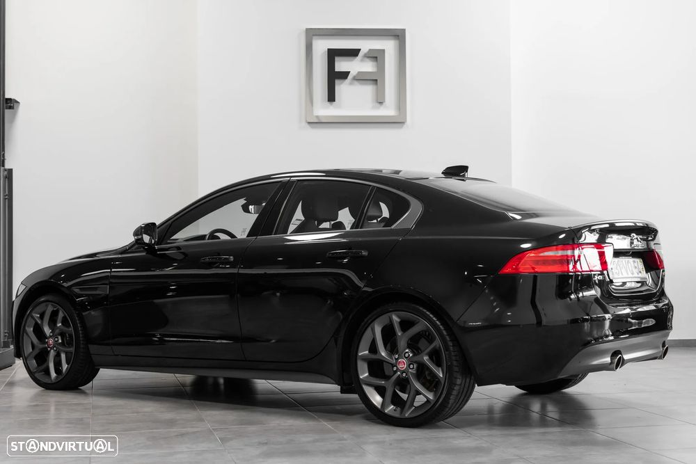 Jaguar XE 2.0 i4 R-Dynamic HSE AWD - 4