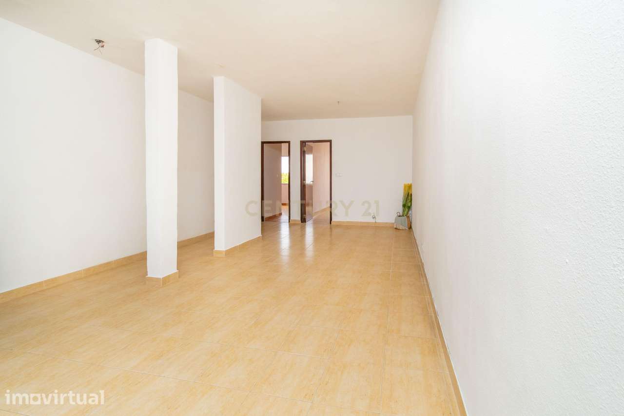 Apartamento T2 no 7.º andar com vista desafogada, marquise e despensa - Grande imagem: 3/28