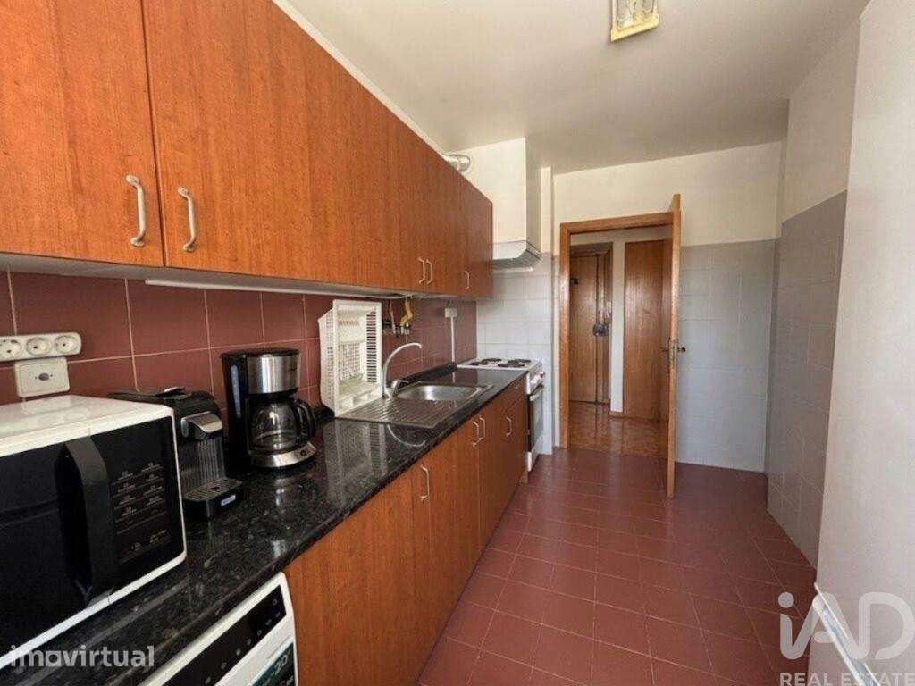 Apartamento T2 em Caparica e Trafaria de 70 m2 - Grande imagem: 2/16