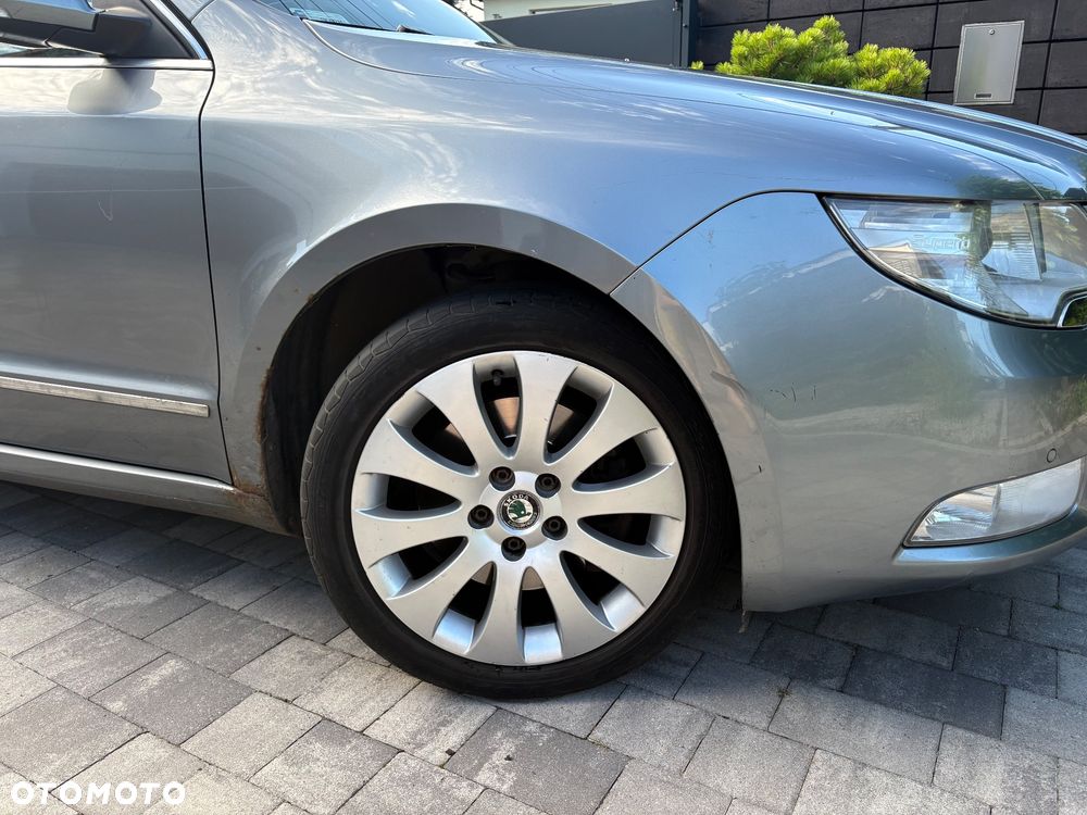 Skoda Superb 2.0 TDI Elegance DSG - 10