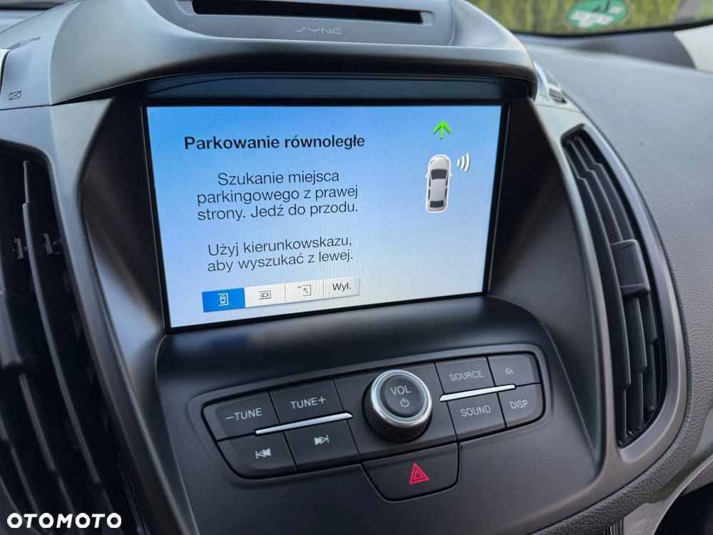Ford Kuga 1.5 EcoBoost 2x4 Titanium - 16