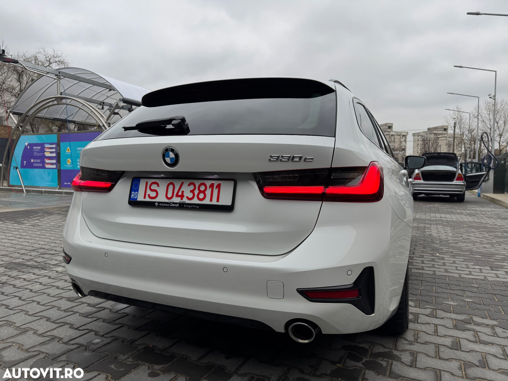 BMW Seria 3 330e Touring Aut. Sport Line - 9