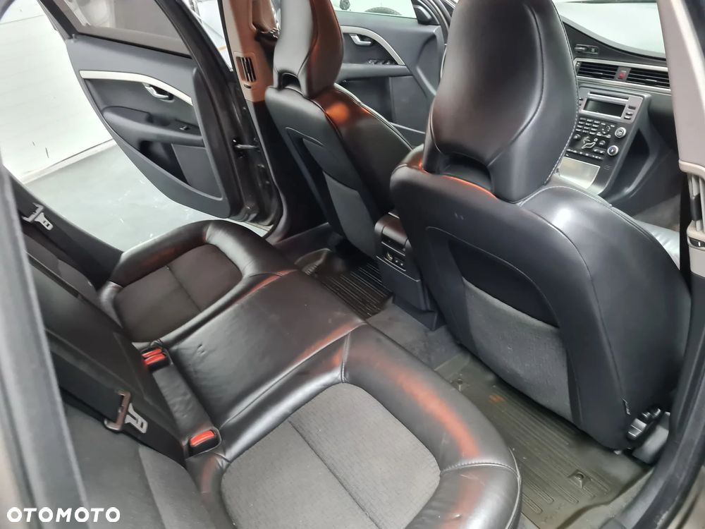Volvo V70 2.4D Summum - 9