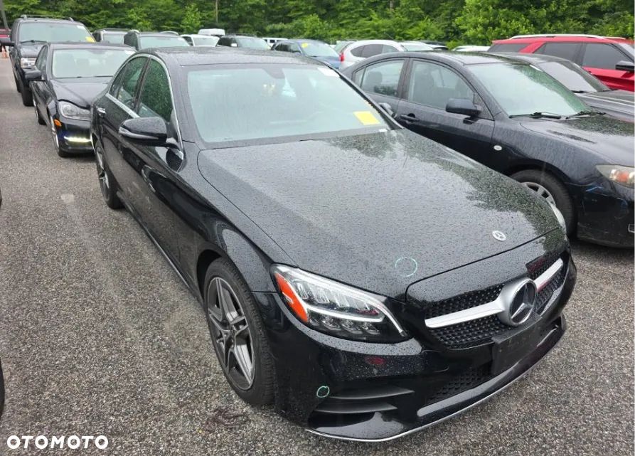 Mercedes-Benz Klasa C 300 4Matic 9G-TRONIC AMG Line - 1