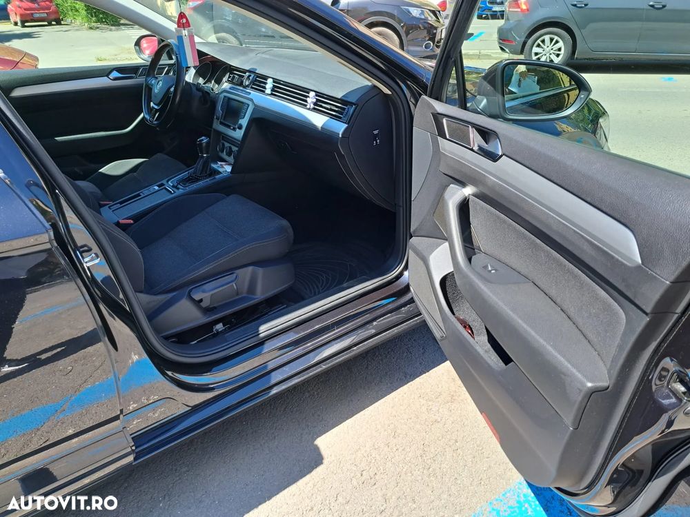 Volkswagen Passat - 12