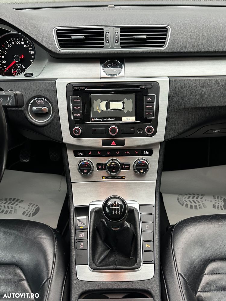 Volkswagen Passat 2.0 TDI BlueMotion Technology Highline - 18