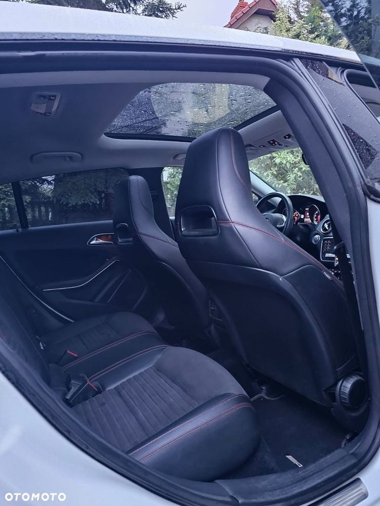 Mercedes-Benz CLA 220 4-Matic AMG Line - 15