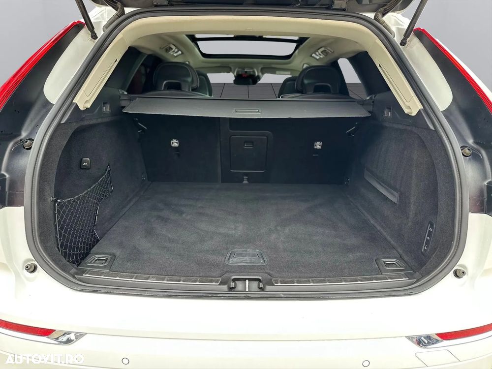 Volvo XC 60 D4 Momentum Pro - 16