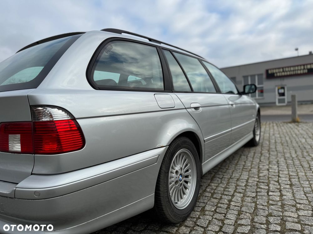 BMW Seria 5 520i Touring - 3