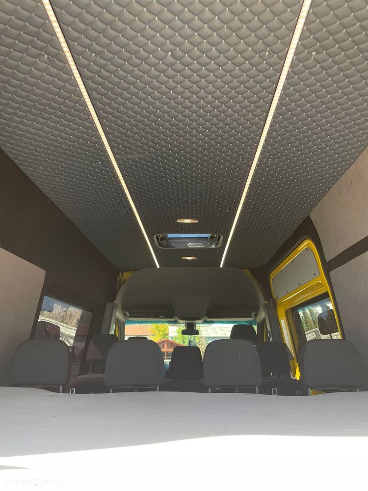 Mercedes-Benz Sprinter - 21
