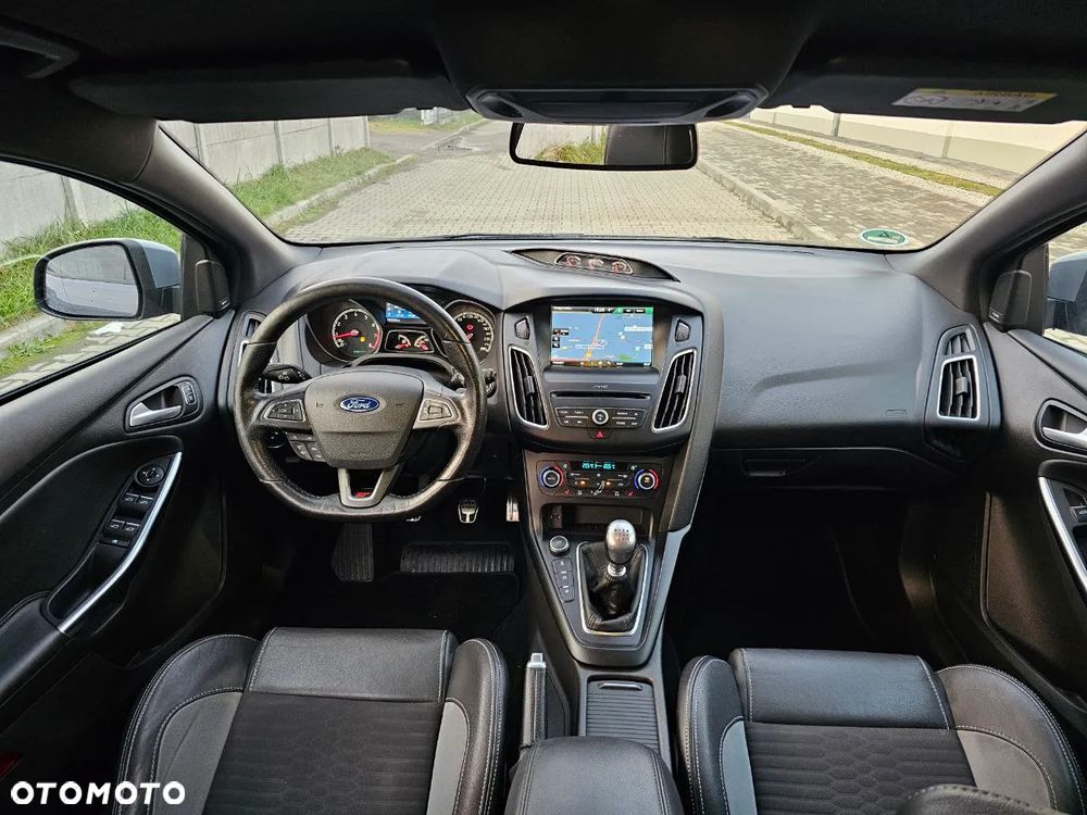 Ford Focus ST - 26