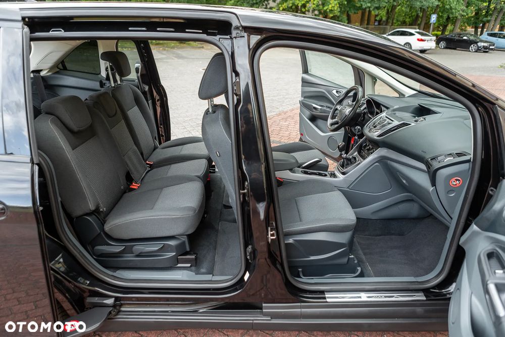 Ford Grand C-MAX - 29