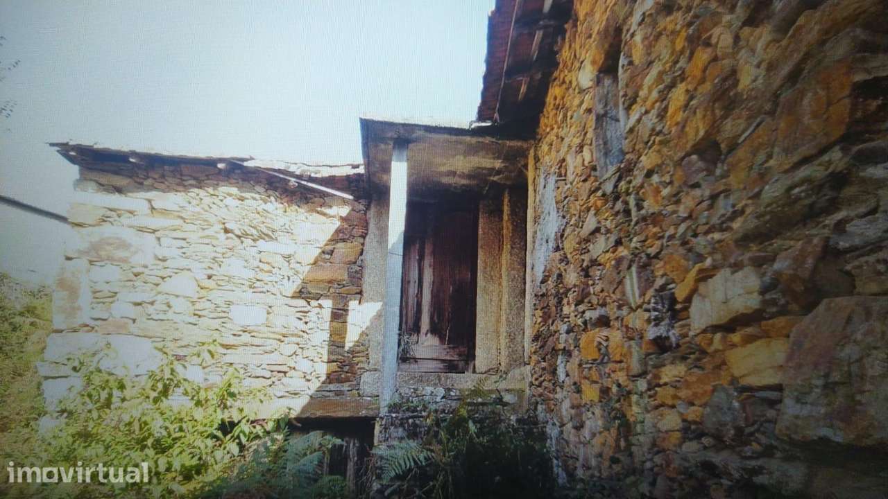 Moradia T5 Isolada em Castelo de Paiva - Grande imagem: 4/8