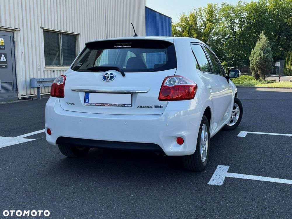 Toyota Auris 1.8 Hybrid Life - 10