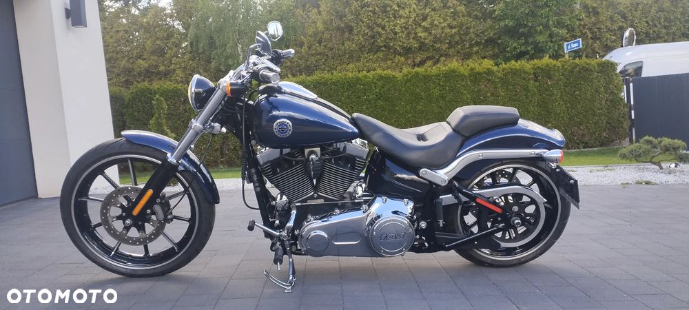 Harley-Davidson Softail Breakout - 22