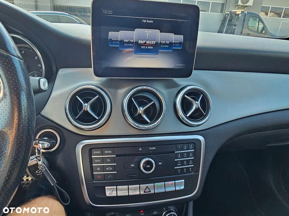 Mercedes-Benz CLA 200 d 4Matic 7G-DCT AMG Line - 32