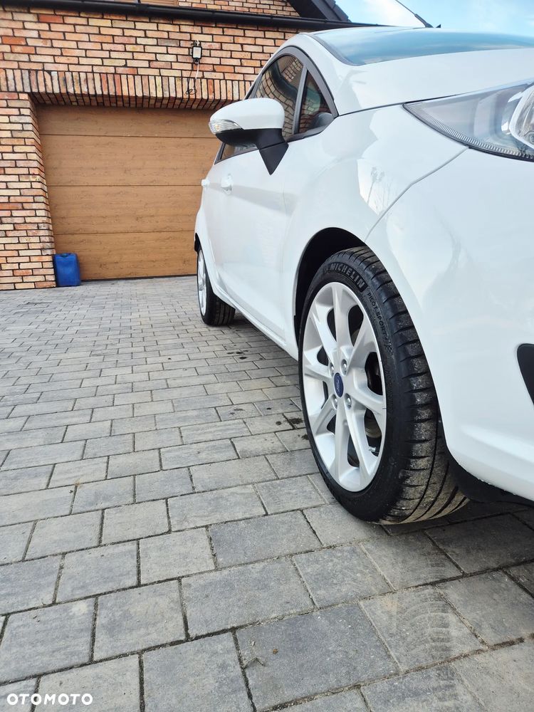 Ford Fiesta 1.25 Celebration - 15