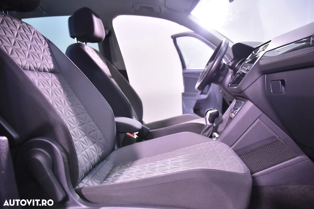 Volkswagen Tiguan - 12