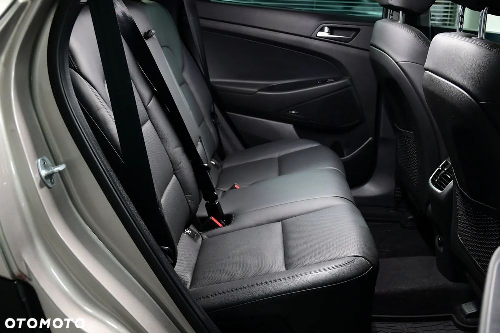 Hyundai Tucson blue 1.6 CRDi 2WD DCT Premium - 23