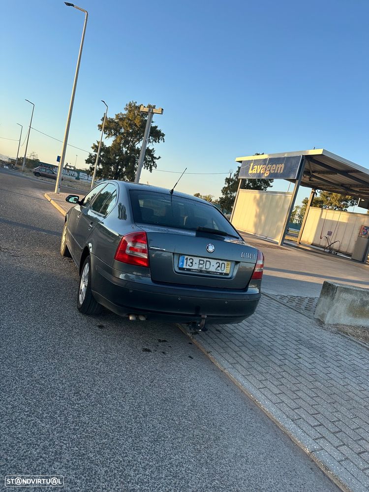Skoda Octavia 2.0 TDI Elegance - 2