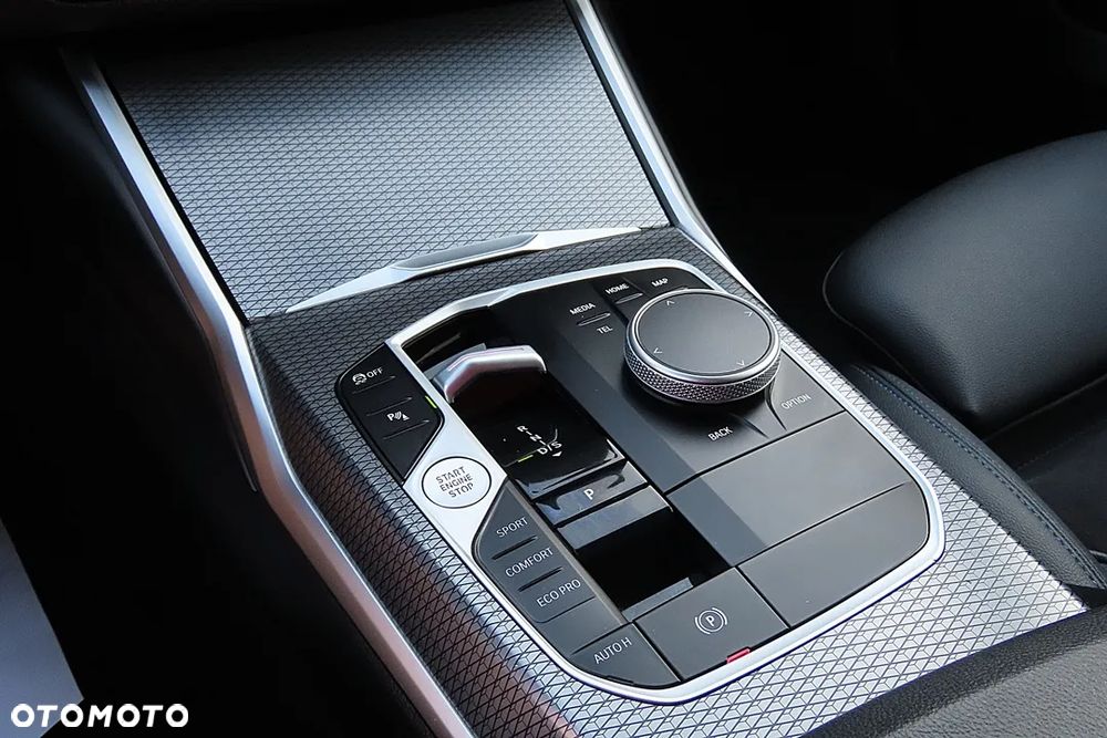 BMW Seria 3 320d xDrive M Sport sport - 32