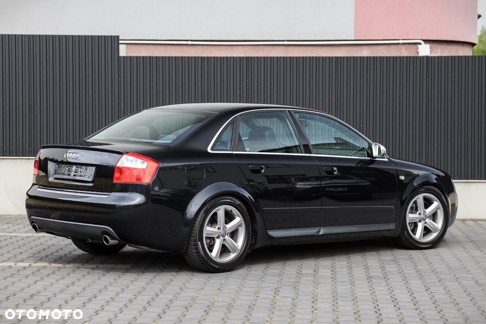 Audi RS4 Limousine - 7