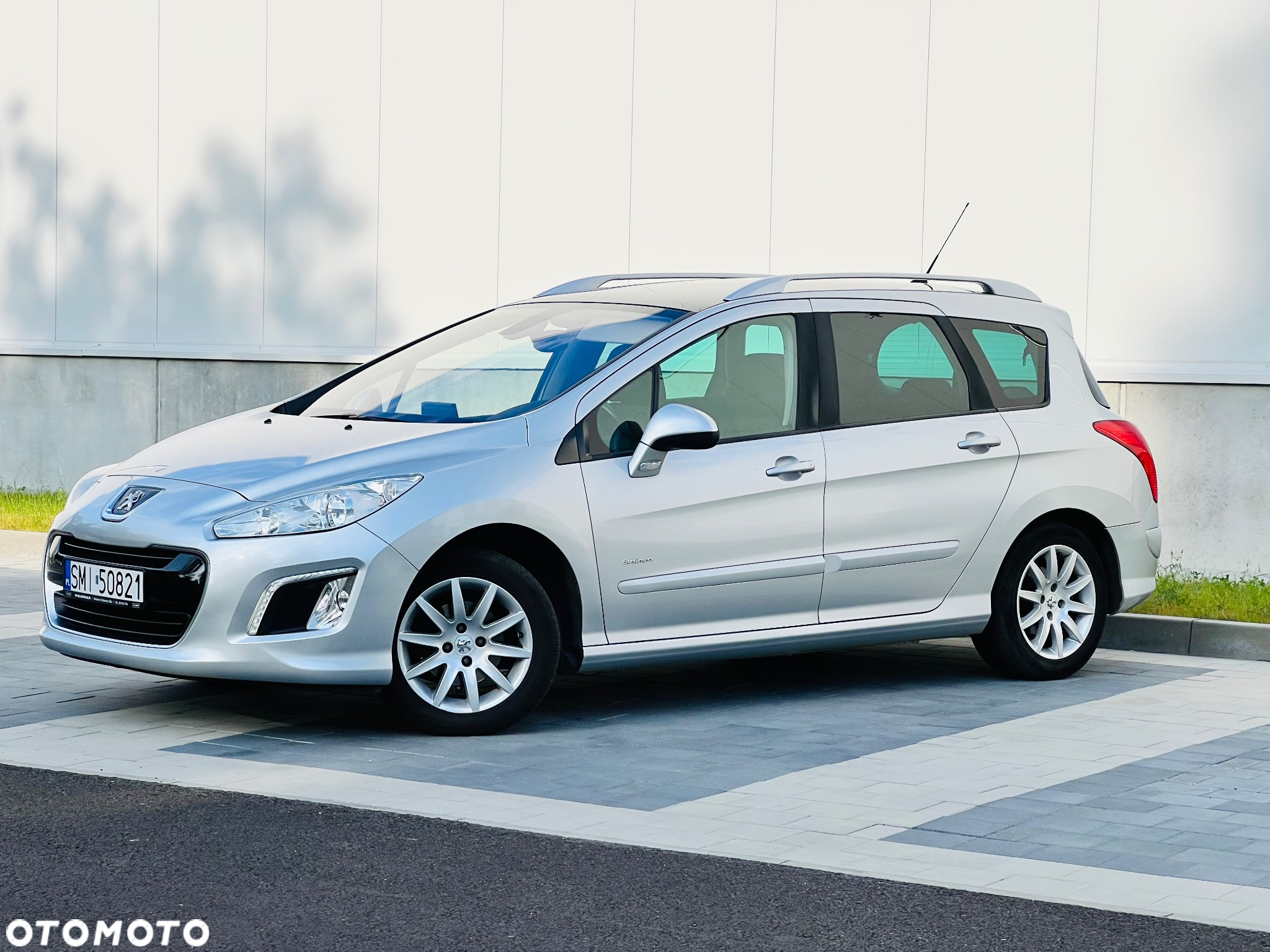 Peugeot 308 SW e-HDi FAP 115 Stop&Start Business Line Niveau 1 - 3