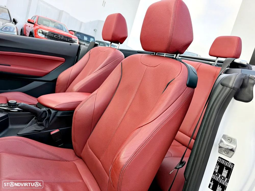 BMW 218 i Cabrio Line Sport Auto - 23