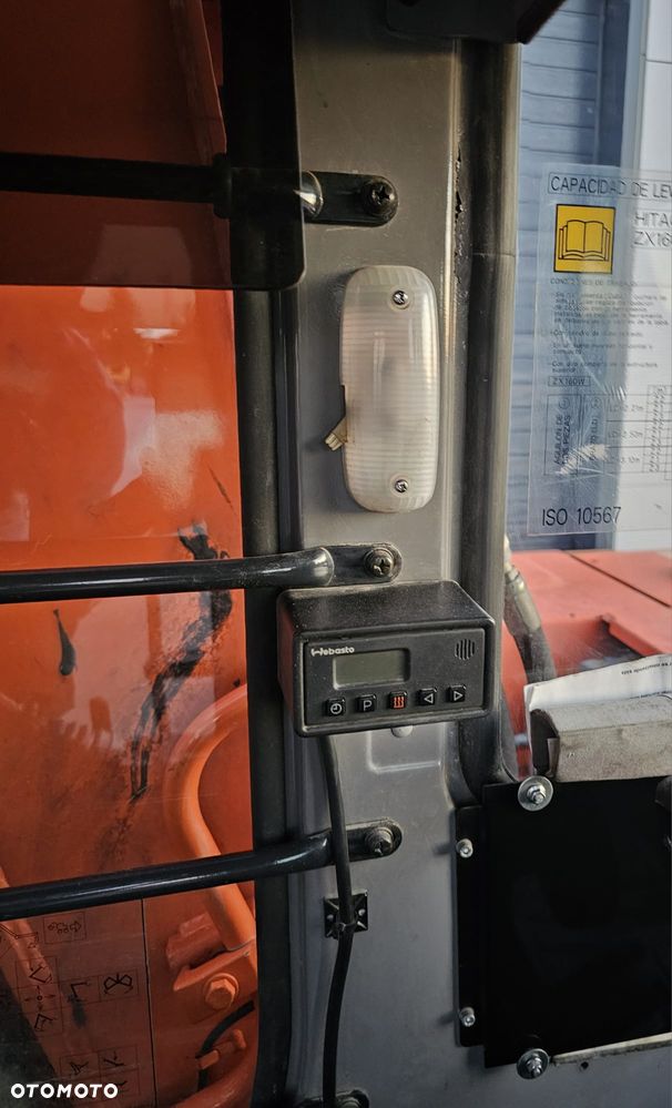 Hitachi ZX160W - 14