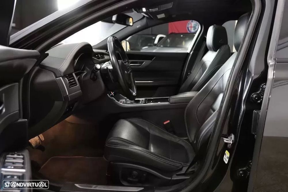 Jaguar XF 20d Aut. R-Sport - 18