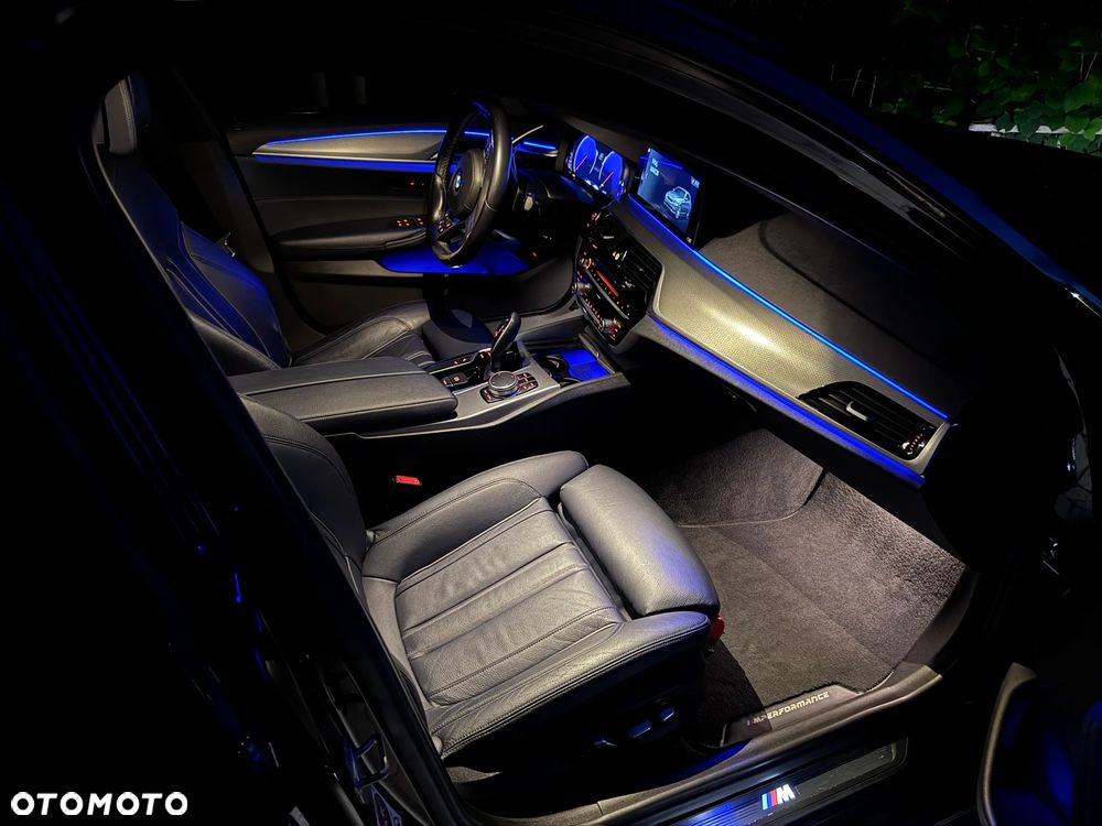 BMW Seria 5 520d xDrive M Sport sport - 38