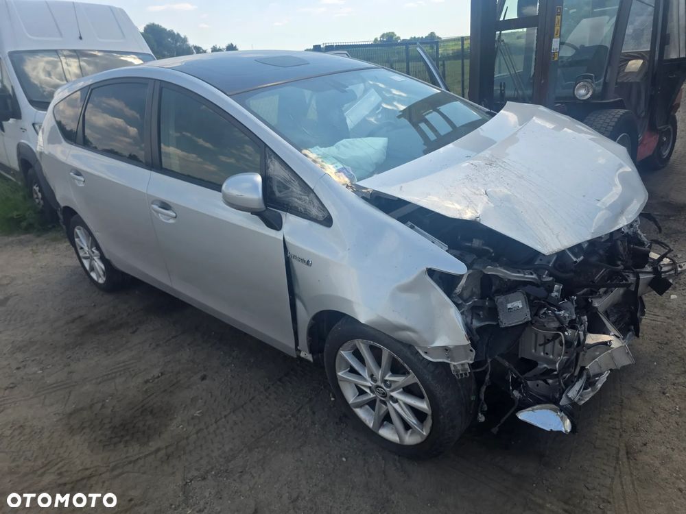 Toyota Prius+ (Hybrid) Executive - 8