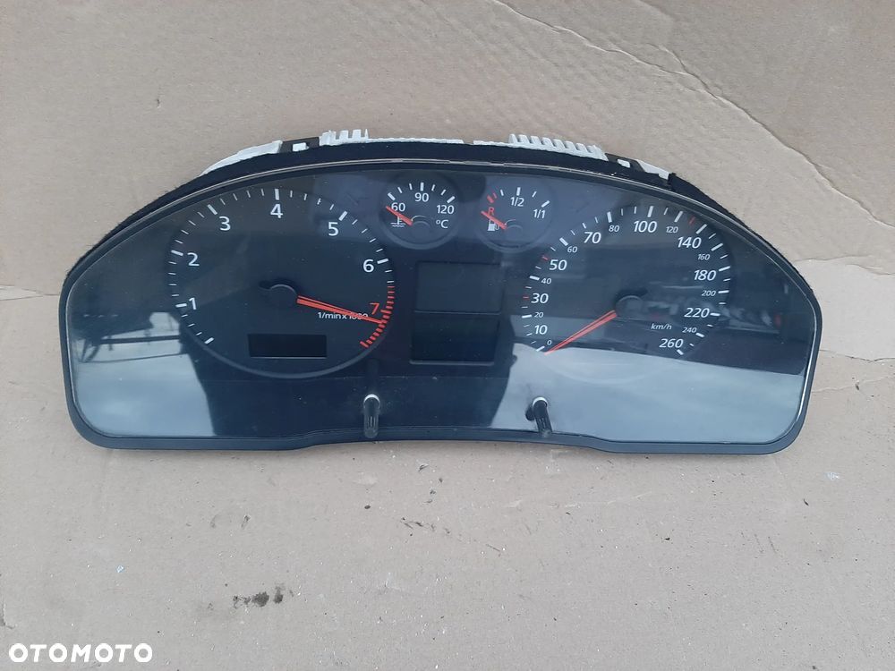 licznik zegar Audi A4 B5 lift 8D0920900K Europa - 1