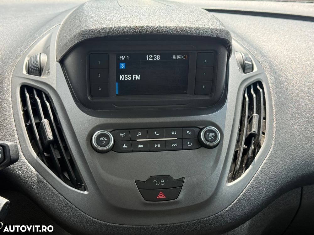 Ford Transit Courier - 11