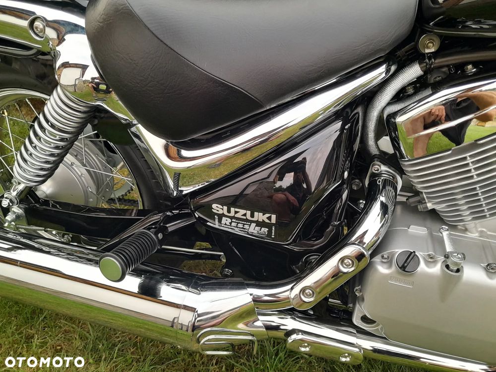 Suzuki Intruder - 9