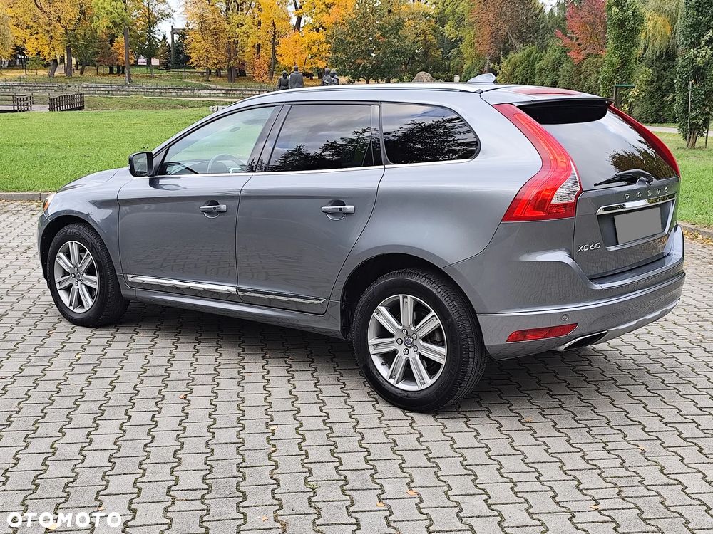 Volvo XC 60 T5 AWD Geartronic Summum - 4