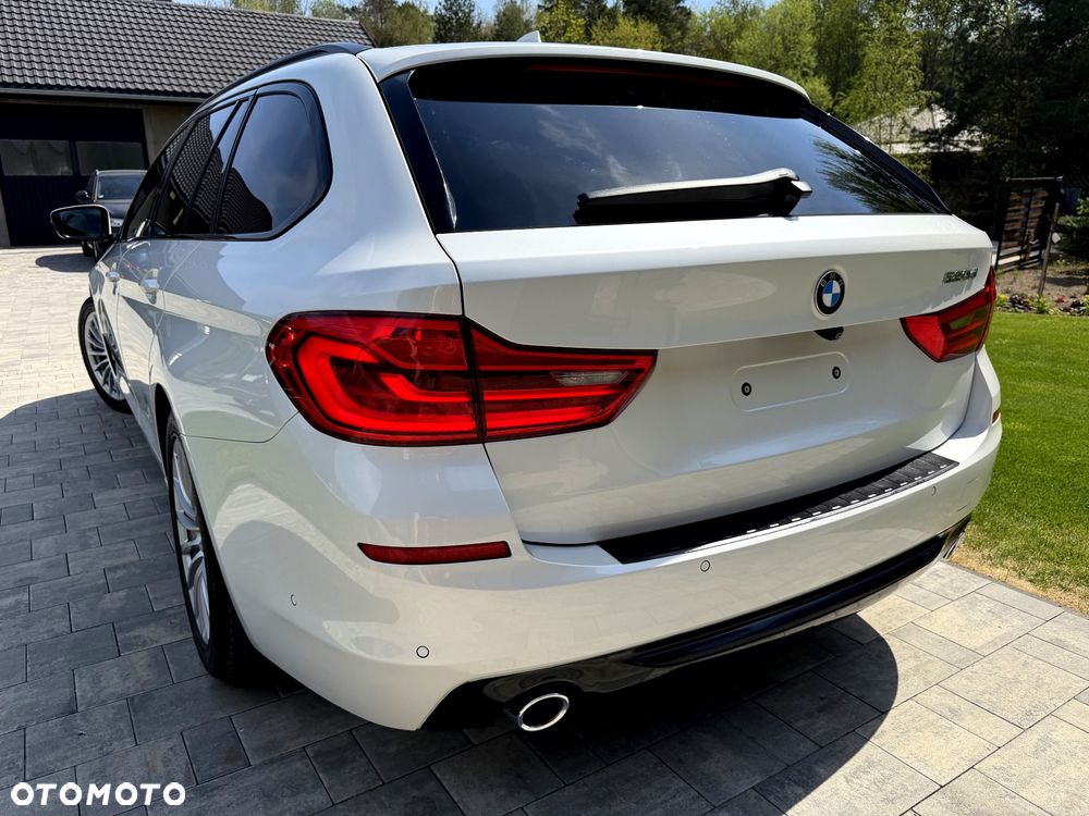 BMW Seria 5 520d Sport Line - 15