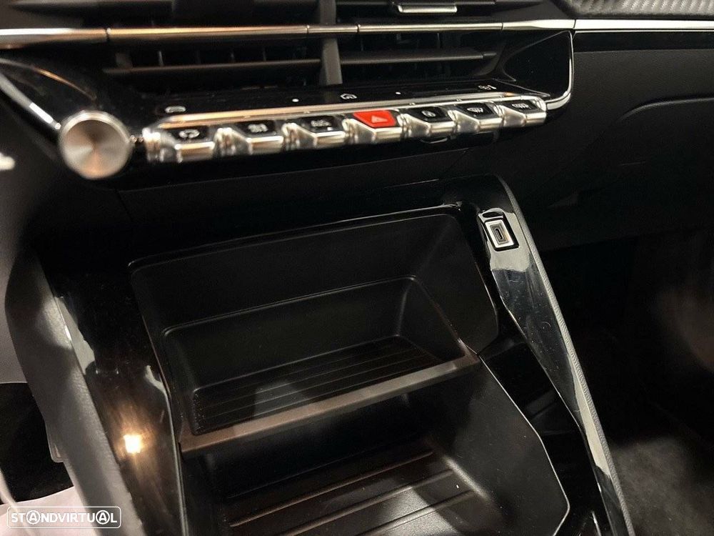 Peugeot 2008 1.2 PureTech Style - 19